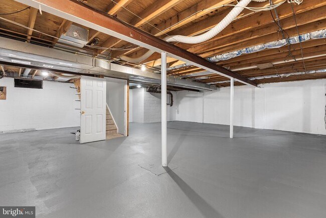 Building Photo - 106 Bernard Ct