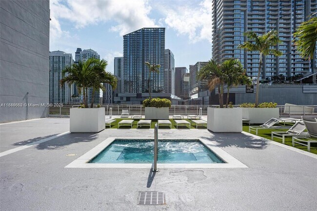 Building Photo - 690 SW 1st Ct