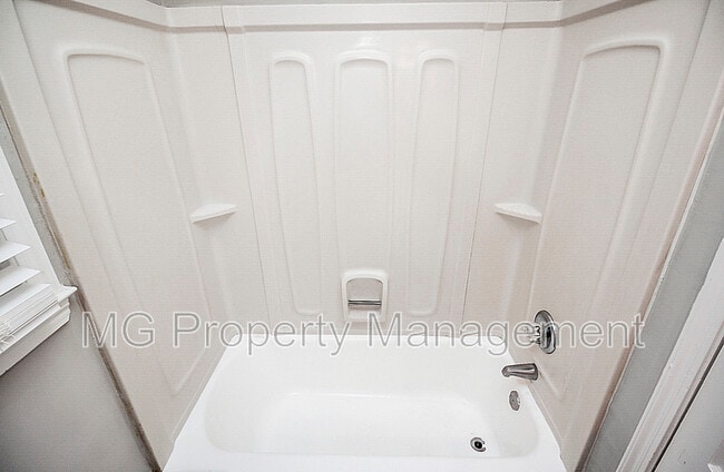 Building Photo - 1419 Herrin Ave