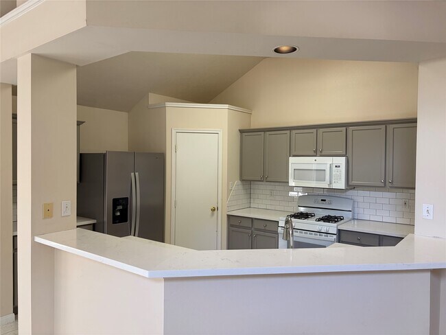 Building Photo - 17234 Rancho Verde Way