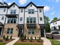 Building Photo - 1556 Blanche St