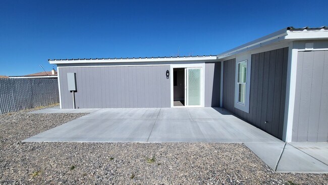 Building Photo - 1611 E Gamebird Rd