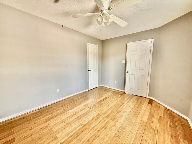 Building Photo - 8815 Champion Springs Cir