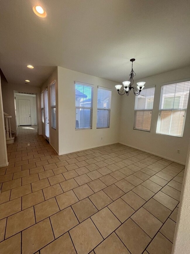 Building Photo - Beautiful 4 Bedroom Home!