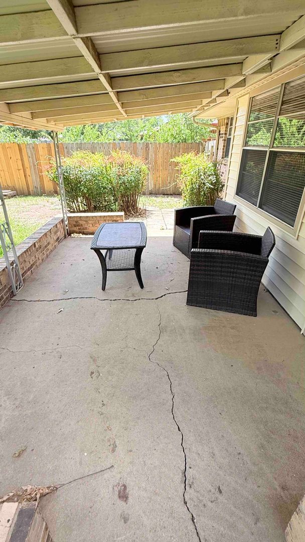 Building Photo - 3 bedroom / 2 bath / 2 car garage - Covered porch with shaded back yard