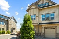 Building Photo - Close proximity to Old Mill District and downtown