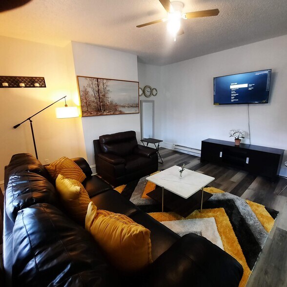 Primary Photo - 756 Sullivant Ave
