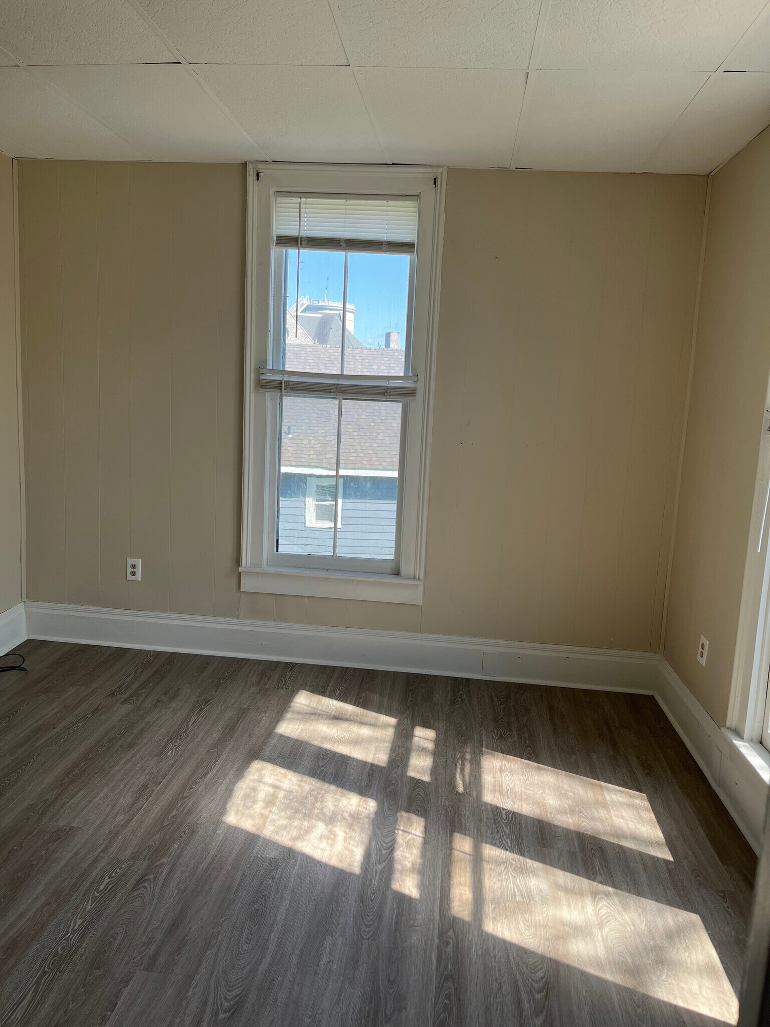 Living Room - 204 New Boston St