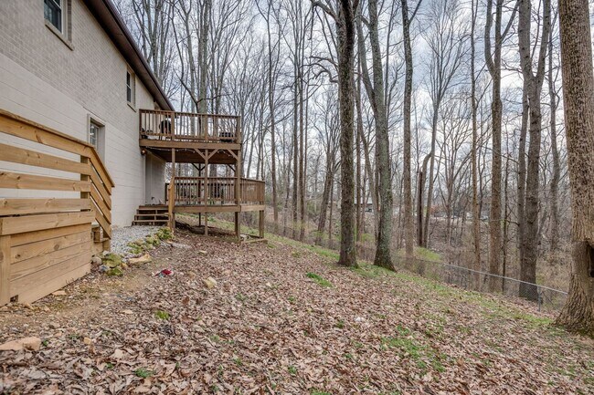 Building Photo - 514 Longview Dr