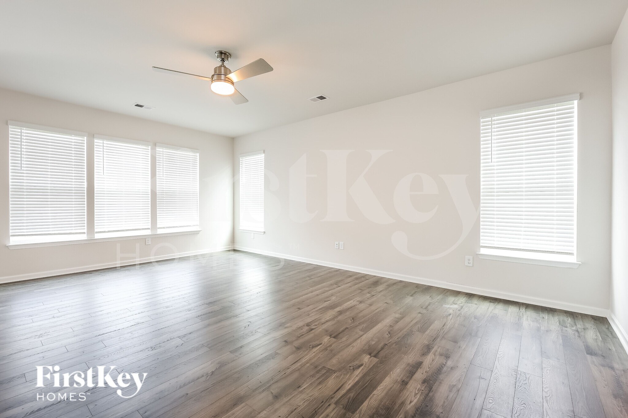 Building Photo - 404 Stonefence Dr