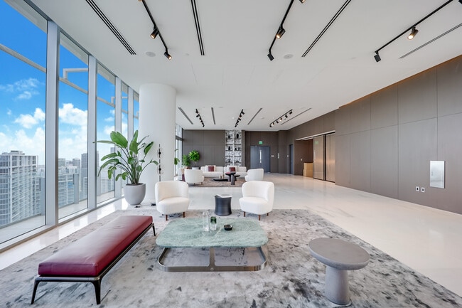 Building Photo - 300 Biscayne Blvd Way