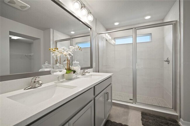 Building Photo - 5636 Silver Sun Dr