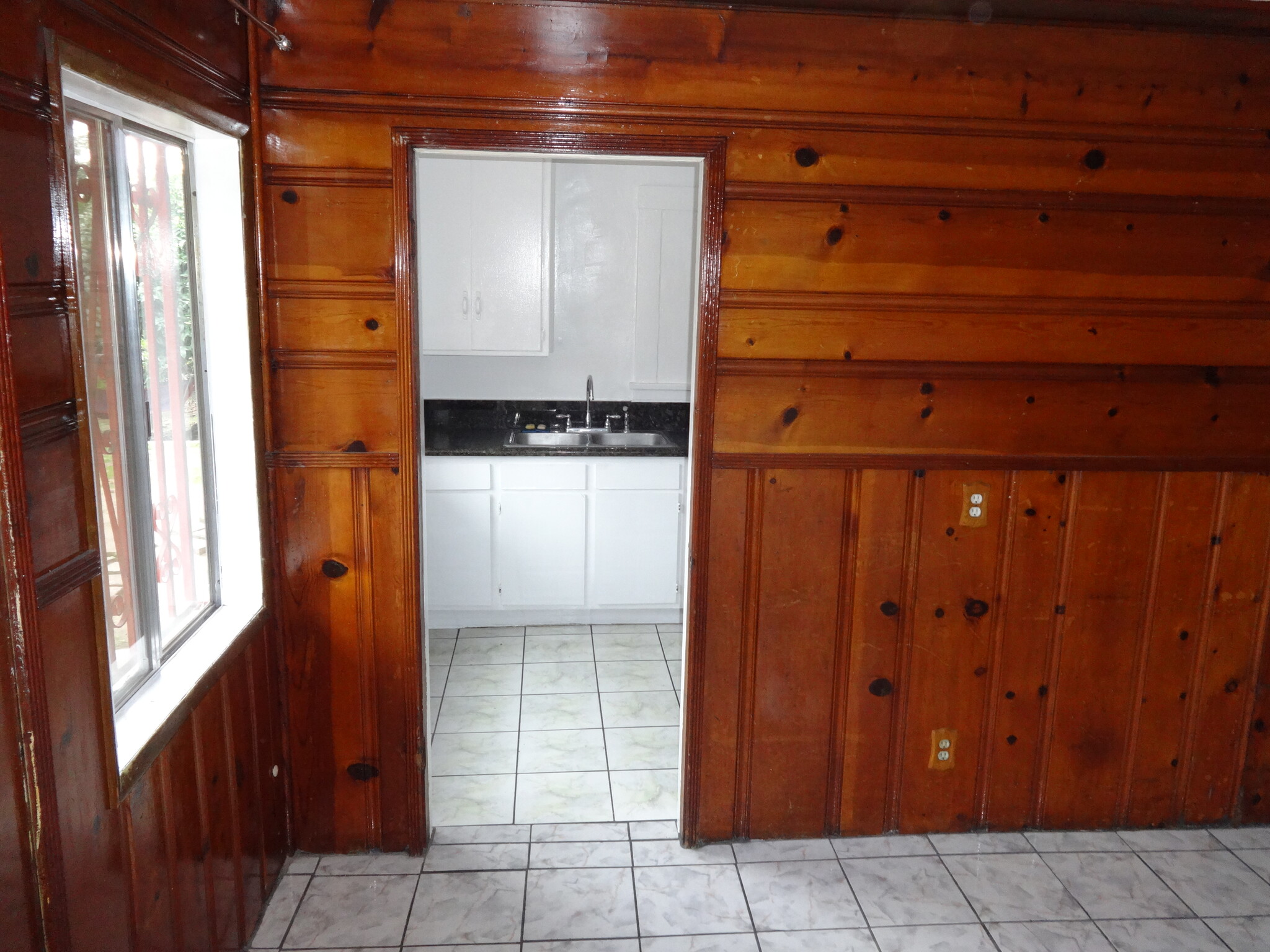 Living room toward kitchen - 1972 Avalon St