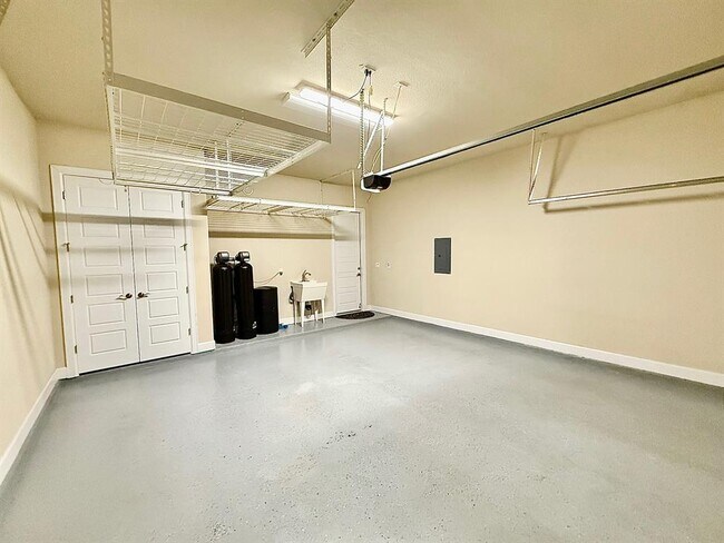 Building Photo - 9605 Brians Path