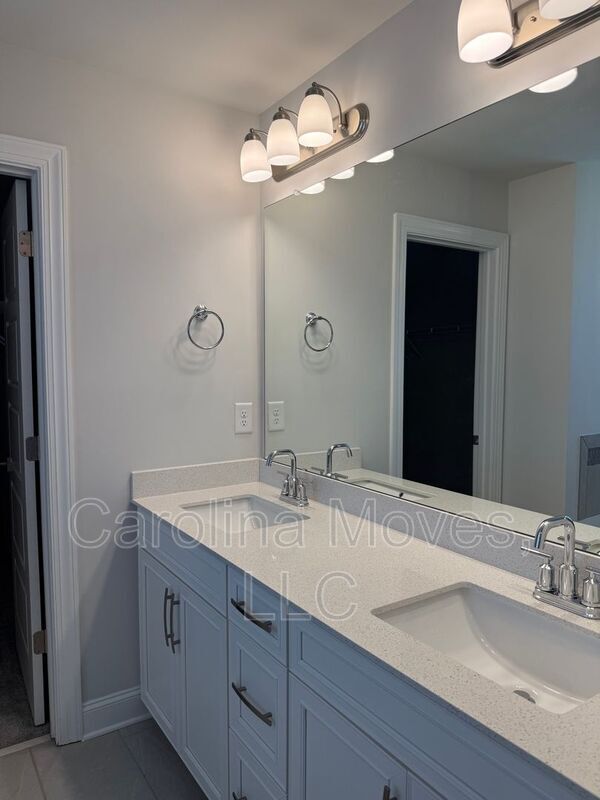 Building Photo - 2103 Greasby Ct