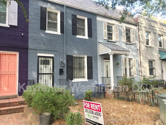 Building Photo - 107 P St NW