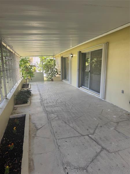 Building Photo - 465 SW 133rd Ave