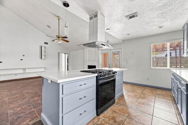 Building Photo - 15919 Barbarossa Dr