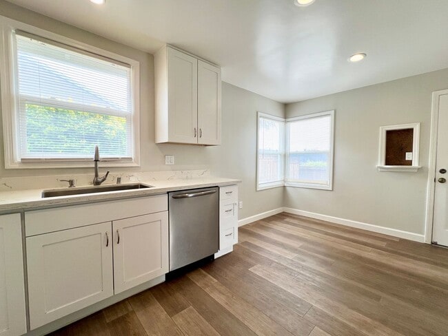Building Photo - MUST SEE - Updated Single Family Rancher -...