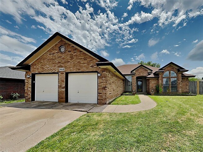 Primary Photo - 5612 SE 85th St