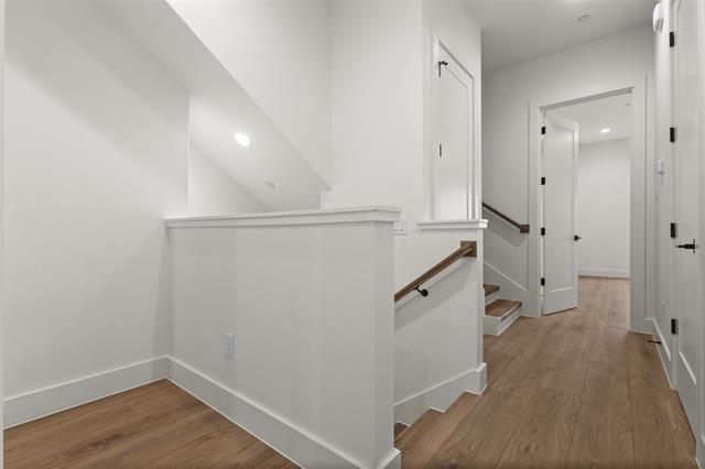 Building Photo - 2203 Hondo Ave