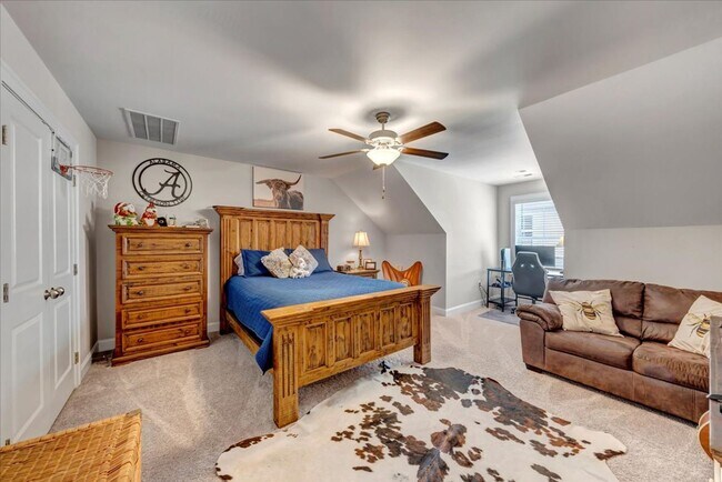 Building Photo - Beautiful 4BR/2.5BA  Full Brick Home in Co...
