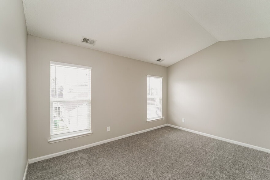 Building Photo - 3011 Mallard Forest Dr