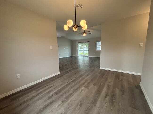 Building Photo - 3411 Swanee Rd