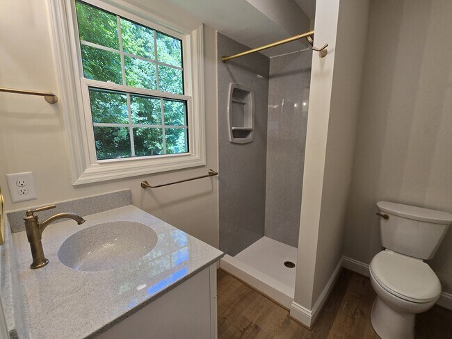 Building Photo - 1274 Tredwell Dr