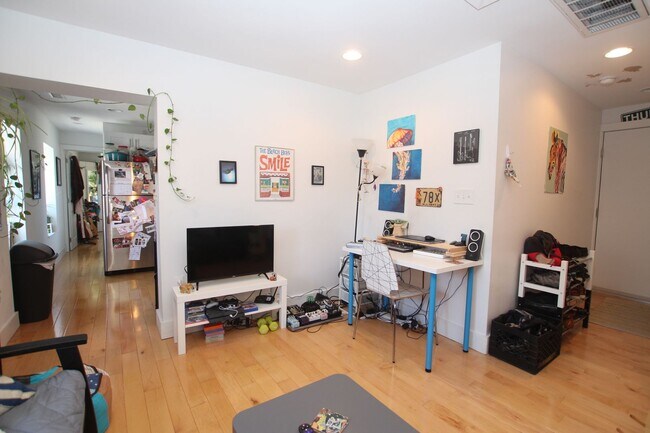 Primary Photo - Spacious newly renovated 1 bedroom one bat...