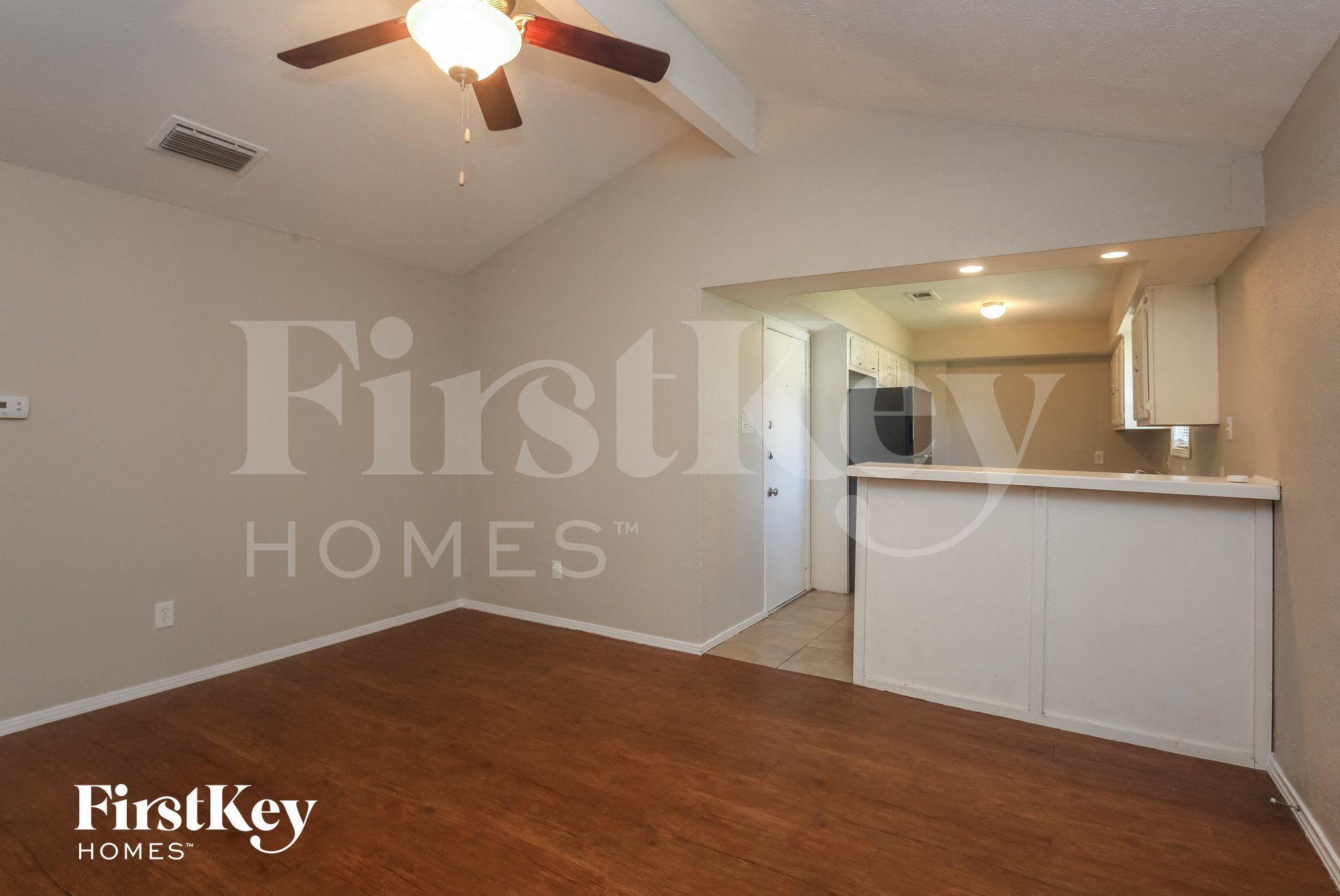 Building Photo - 1546 Willowbrook St