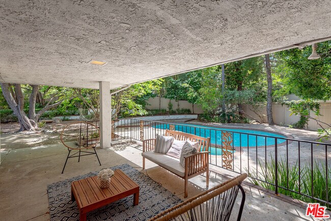 Building Photo - 11410 Canton Dr
