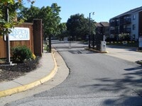 Building Photo - ***Call Fred Today 804-248-3490***College Roommate Wanted – Beautiful 2BR Condo in Gated Community