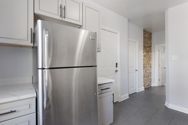 Building Photo - 1638 W Jonquil Terrace