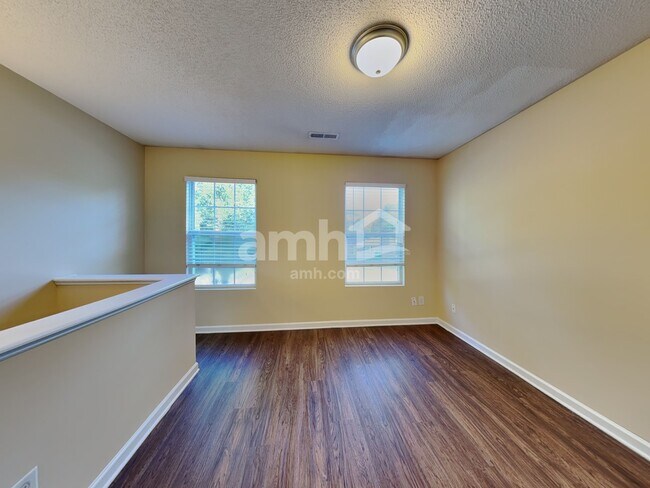 Building Photo - 1208 Scarlett Dr