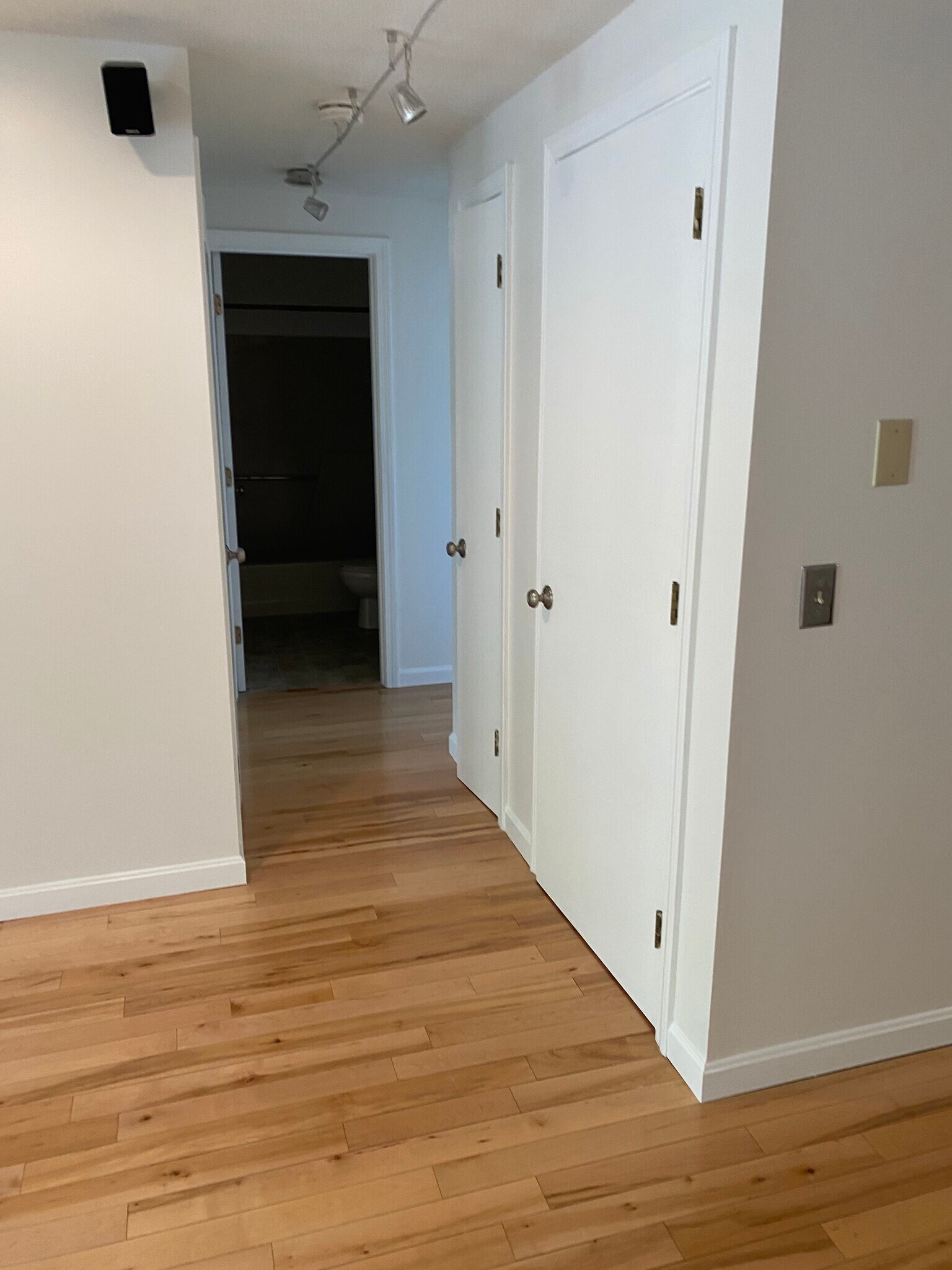 Building Photo - 609 White Cedar Blvd