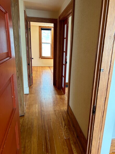 Building Photo - 208 Koch Ave