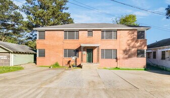 Building Photo - 406 Silkwood St