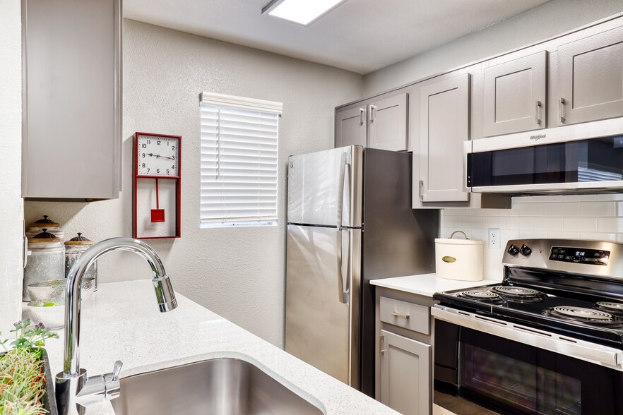 Jerome Apartments 6451 W Bell Rd Glendale AZ 85308 Apartment Finder