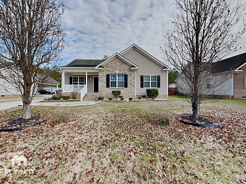 Building Photo - 345 E Village Dr