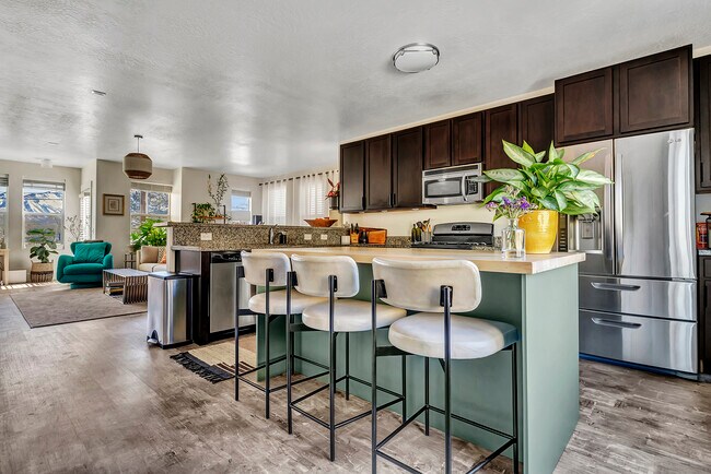 Building Photo - 3727 S Gowan Ln