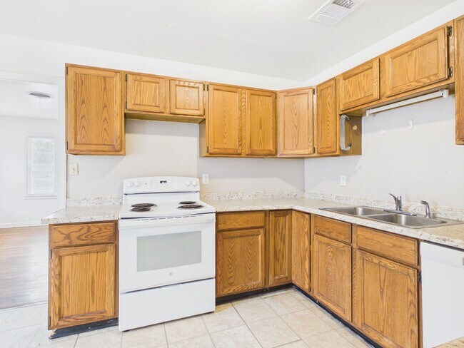 Building Photo - 4308 S Jackson St