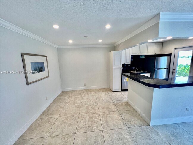 Building Photo - 2700 NE 135th St