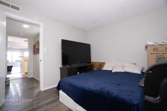 Building Photo - 3684 Iguana Dr