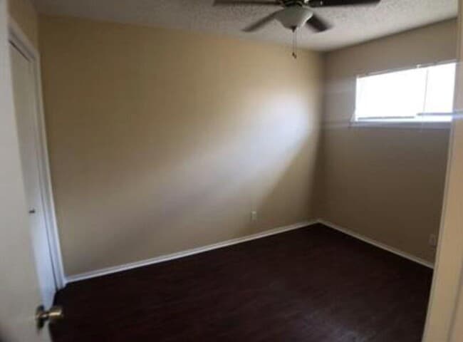 Building Photo - 1241 N LBJ Dr