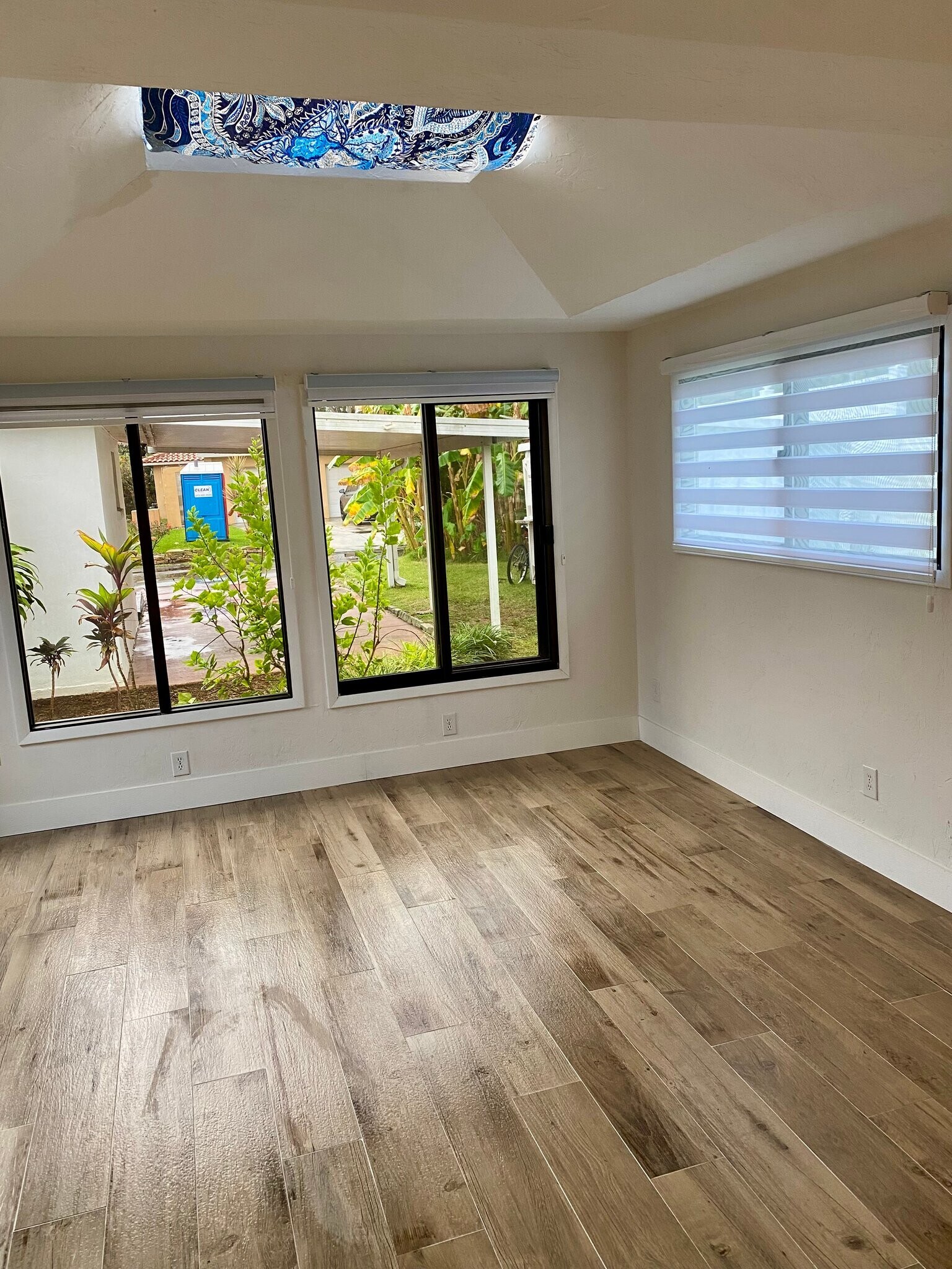 Building Photo - 251 Mateo Way NE