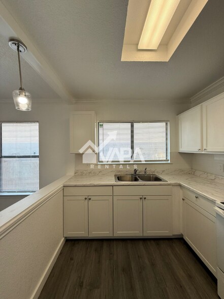 Building Photo - 7230 Grassy Trail