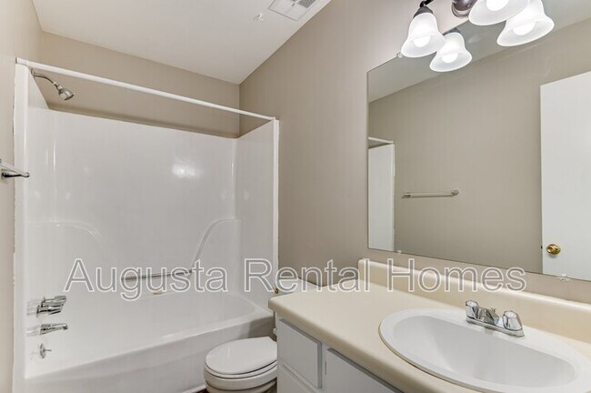 Building Photo - 3033 Old Powderhouse Rd