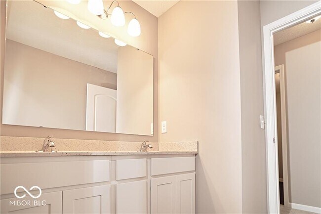 Building Photo - 8709 Rowling Way