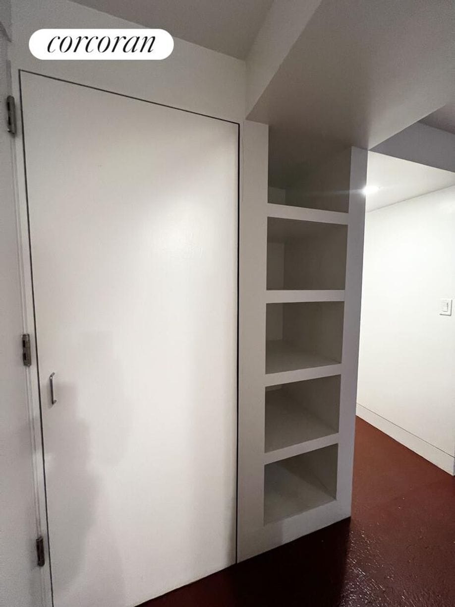 Building Photo - 4 Willow Pl